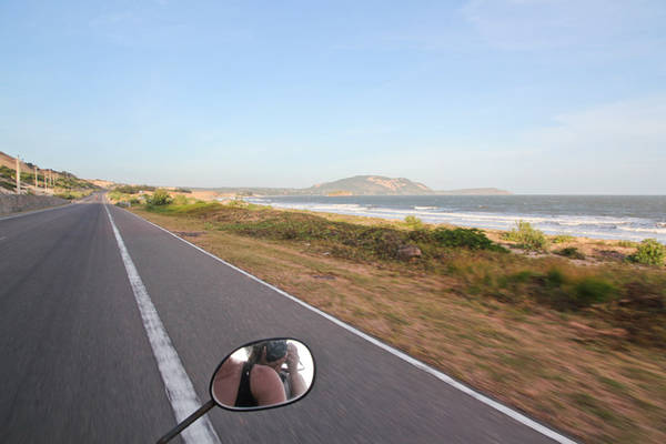 con đường dẫn tới Bàu Trắng tuyệt đẹp. Ảnh: Alexinwanderland.com