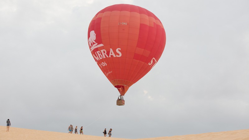 bay-khinh-khi-cau-phan-thiet-ivivu-1
