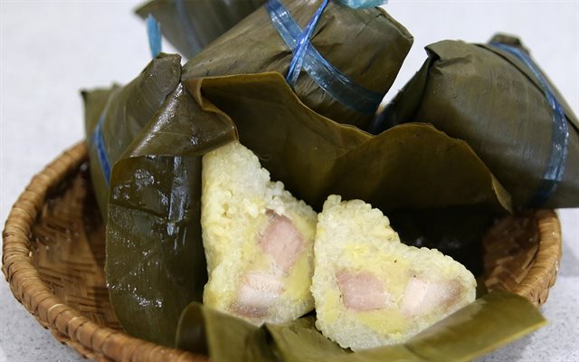 Bánh ú món bánh miền Tây gói lá chuối