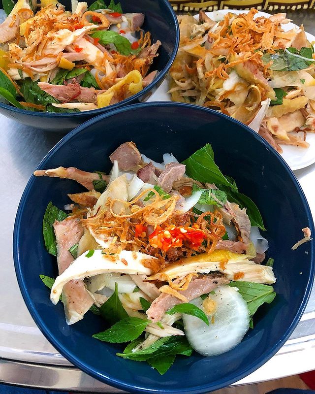 Bánh ướt lòng gà đặc trưng