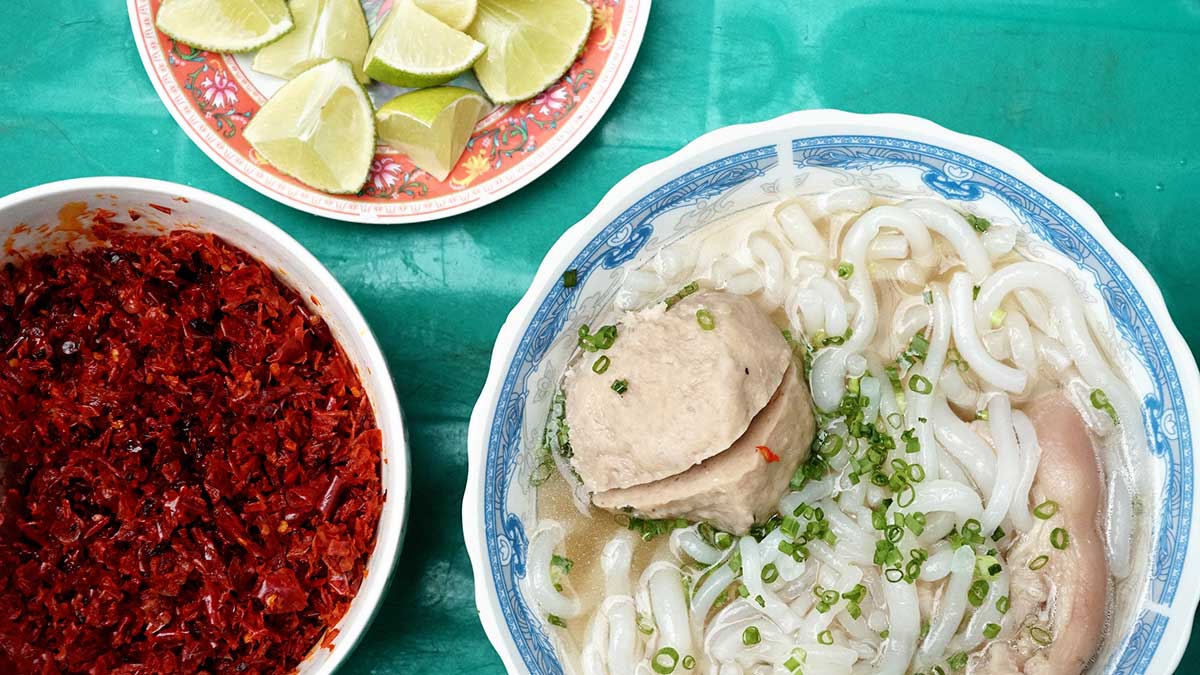 Bánh canh bò viên Bảy Núi-ivivu