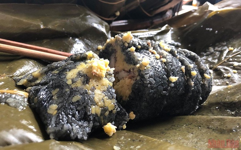 Bánh chưng gù đen Hà Giang