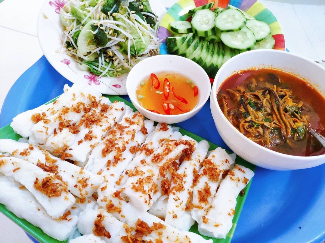 Bánh cuốn Thanh Trì Hà Nội ăn với cà cuống