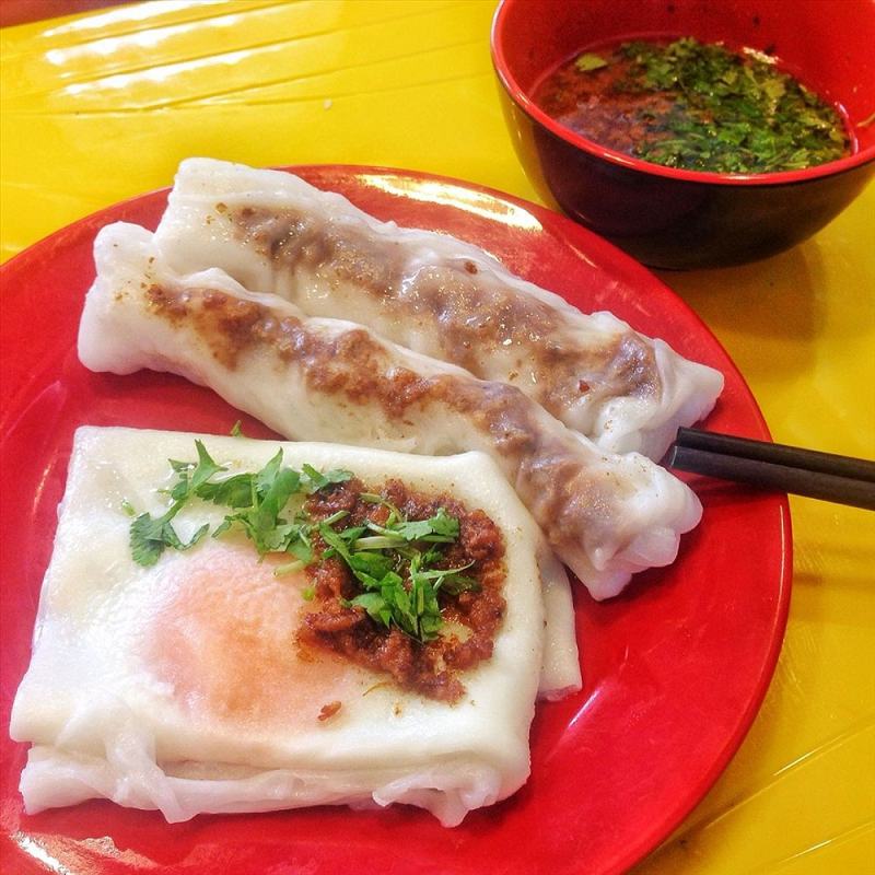 Bánh cuốn Lạng Sơn với nhân trứng lòng đào Bánh cuốn Lạng Sơn với nhân trứng lòng đào