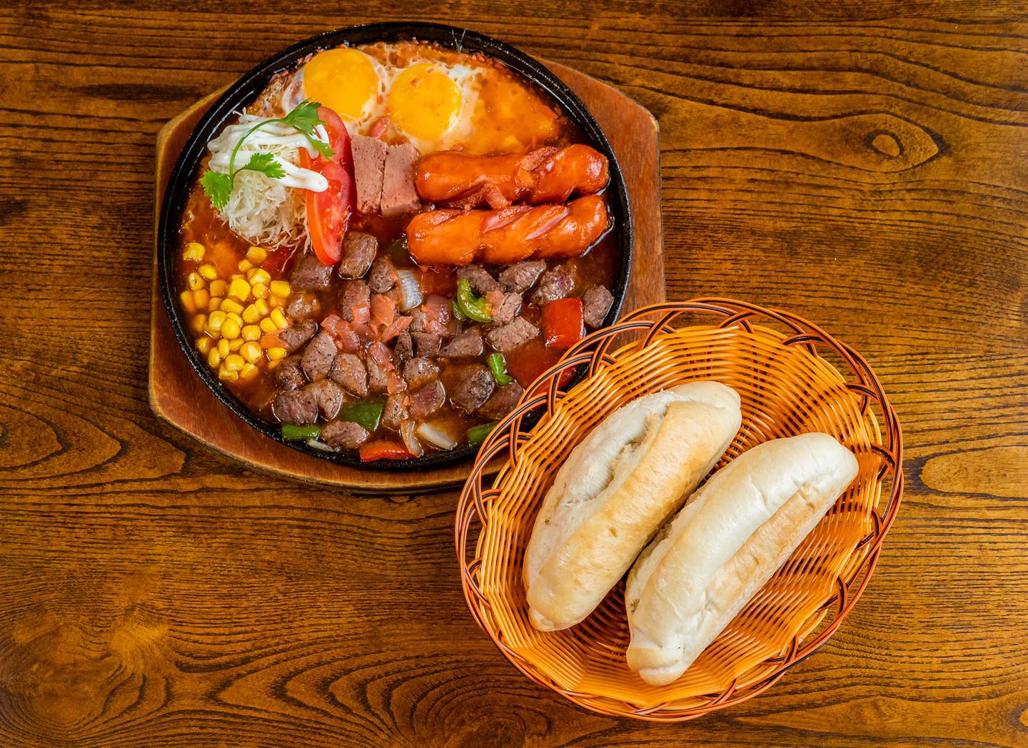 6 kiểu bánh mì Sài Gòn luôn “gây nghiện” thực khách