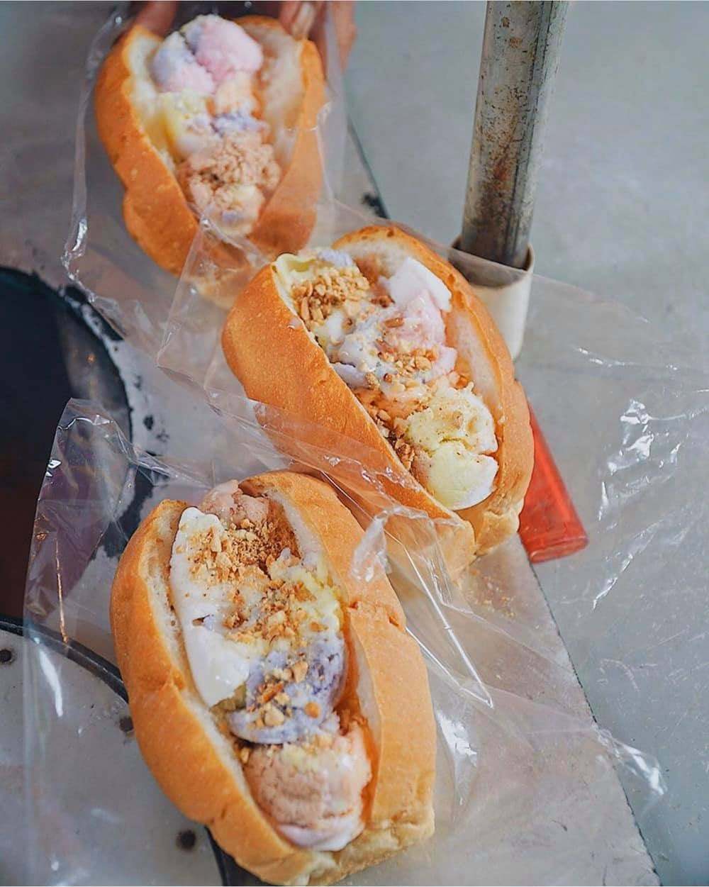 Bánh mì kẹp kem món ăn vặt miền Tây Bánh mì kẹp kem món ăn vặt miền Tây