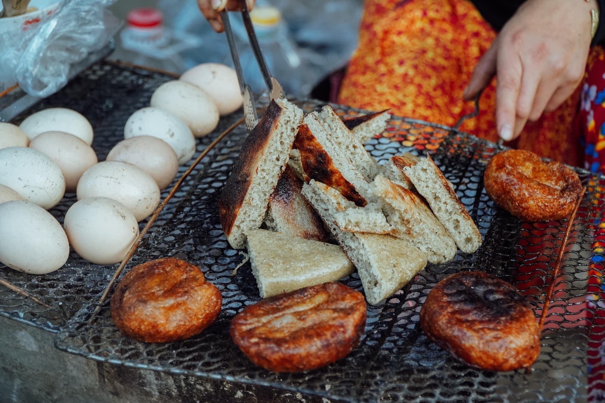 Bánh tam giác mạch trong ẩm thực Hà Giang