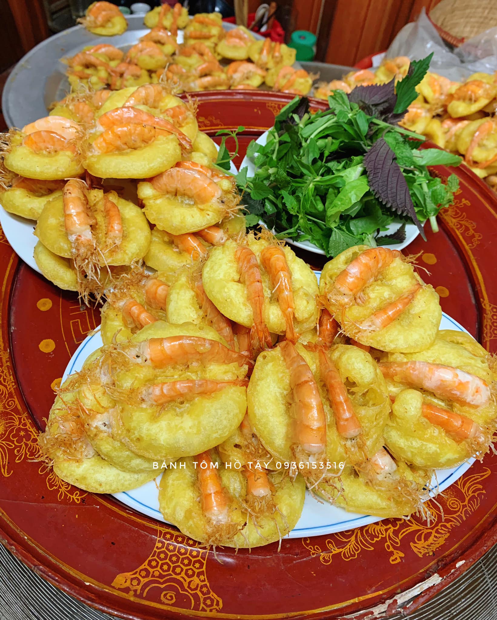 Ảnh: Trúc Mây - Bánh Tôm Hồ Tây, Bột Lọc, Chè Sen Hồ Tây
