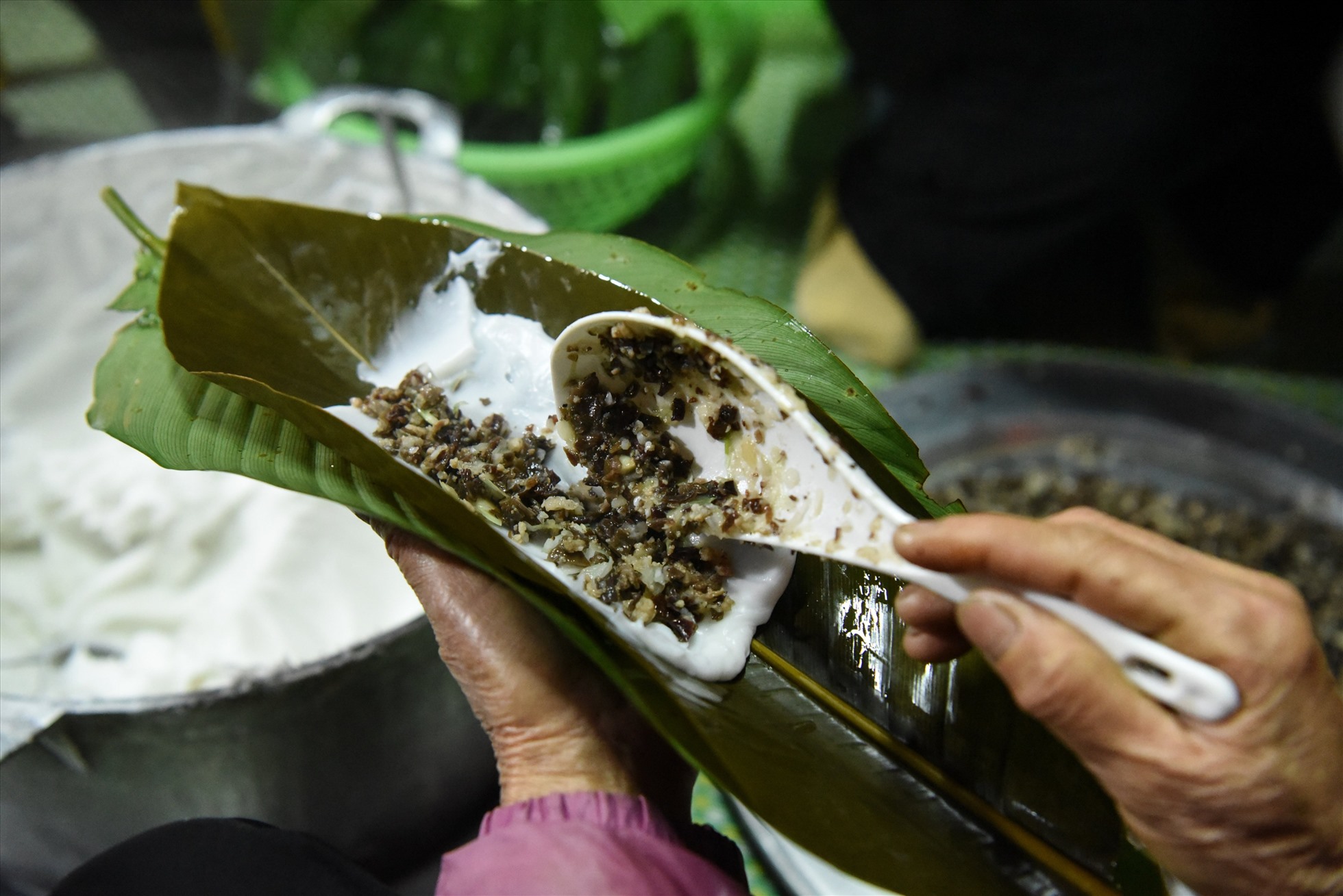 Nhân bánh. Ảnh: Vân Trường/Báo Lao Động