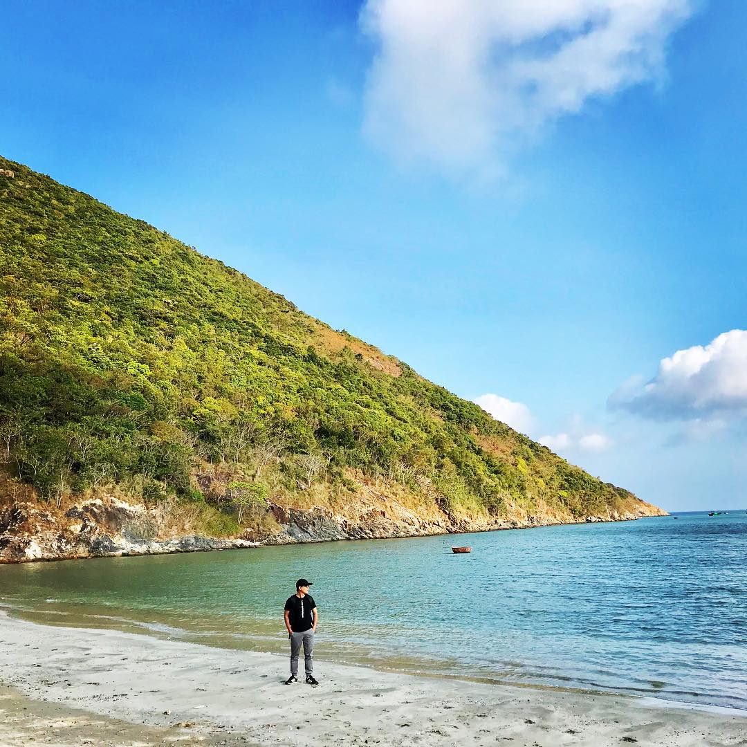Bãi tắm Lò Vôi Côn Đảo