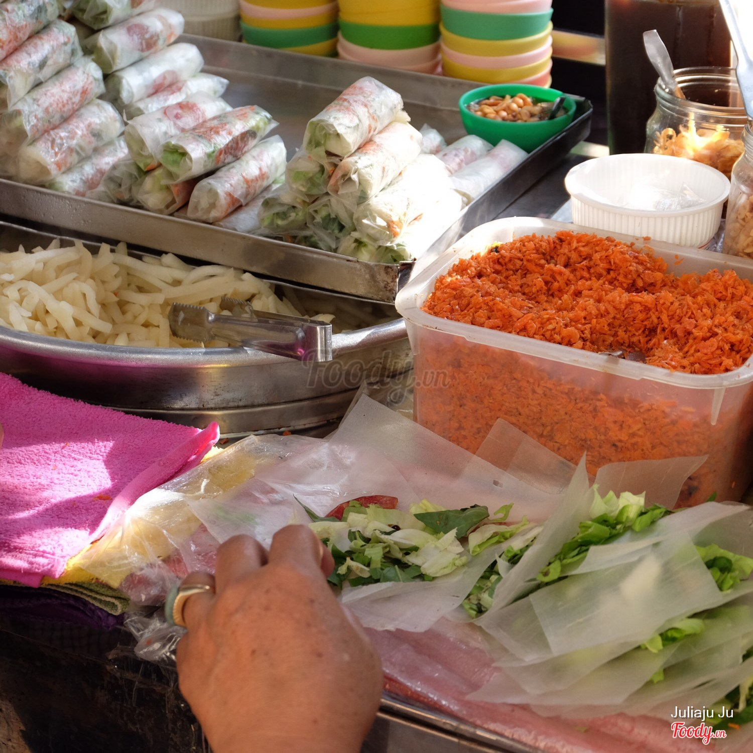 Bò Bía Vỉa Hè - Trần Bình Trọng. Ảnh: Juli Mu/Foody.