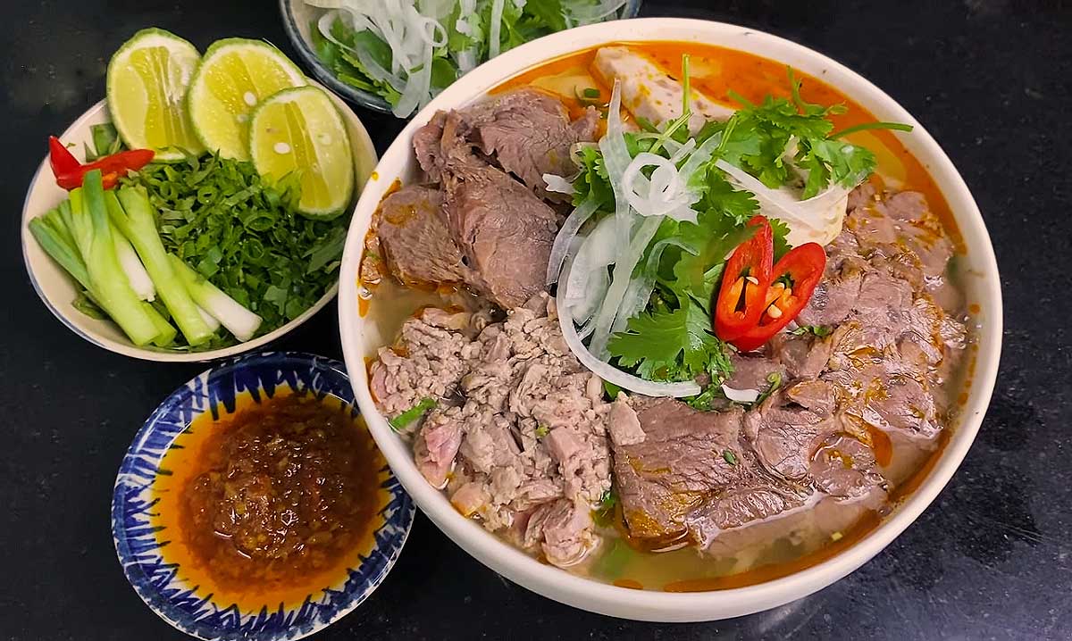 Bún bò Huế trứ danh