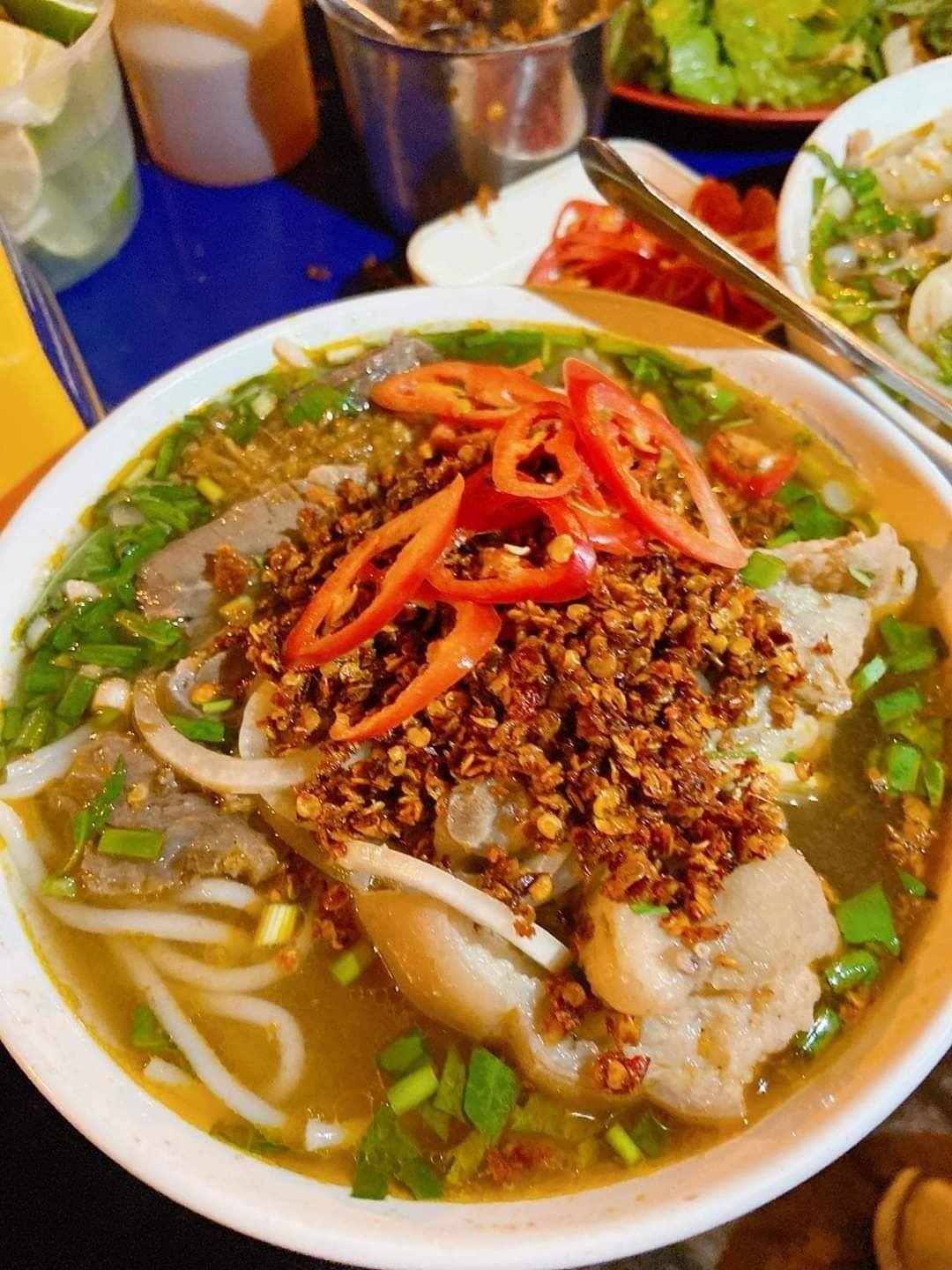 Bún bò - món ăn Sài Gòn trứ danh
