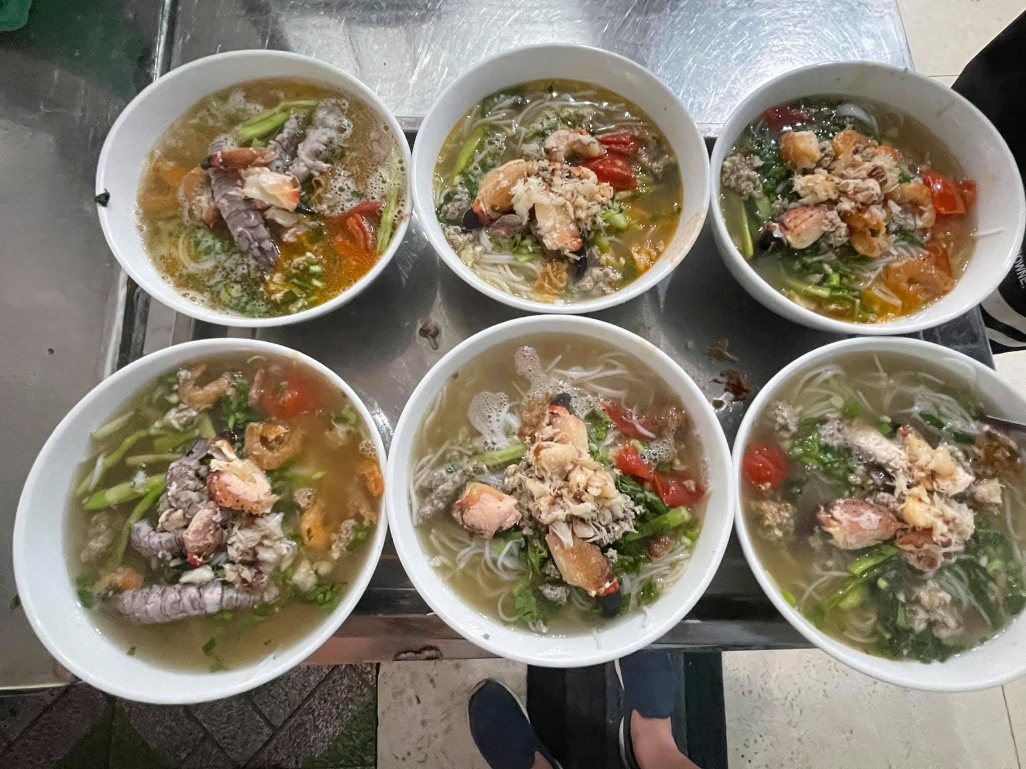 Bún cù kỳ Quảng Ninh tại các quán ăn Hạ Long