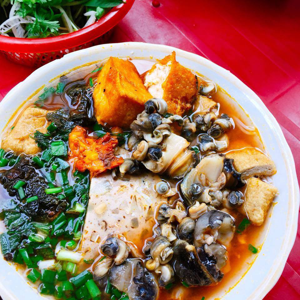 Bún ốc Hà Nội chua thanh