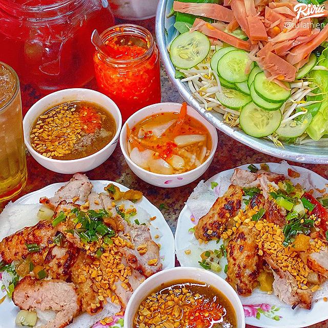 Bún nem nướng chợ Bà Chiểu hấp dẫn