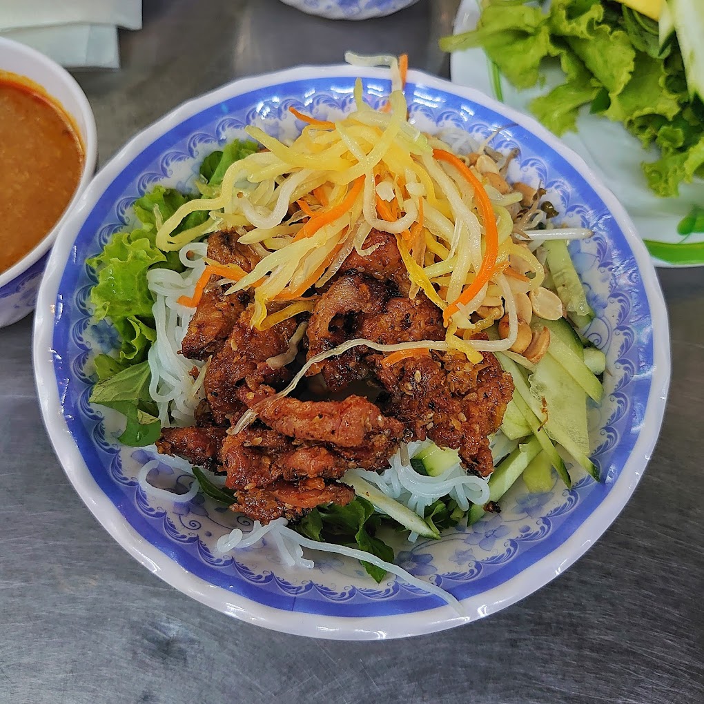 Bún thịt nướng vị Huế