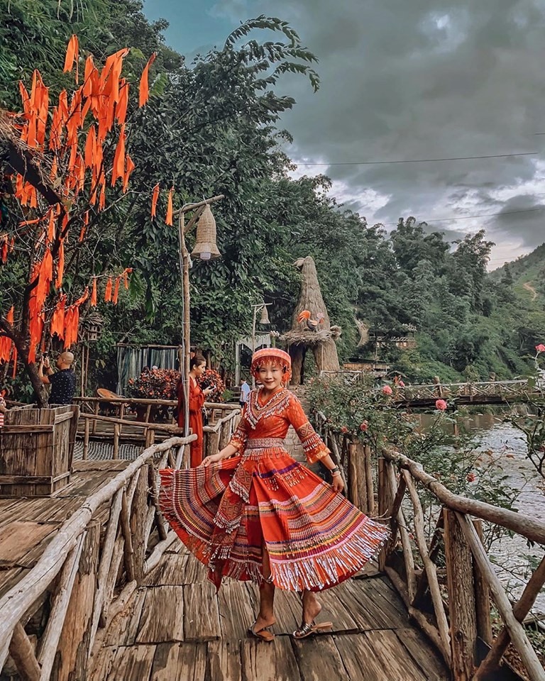 Làng nghề thủ công bản Cát Cát tour Tây Bắc