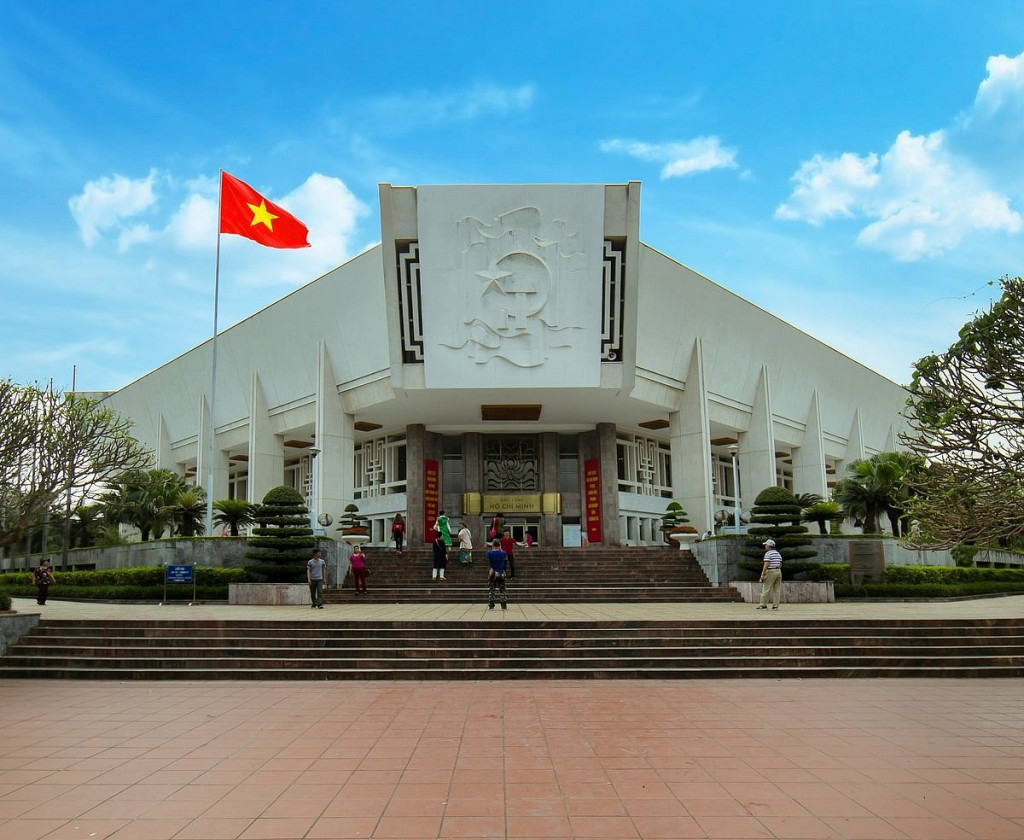 Bảo tàng Hồ Chí Minh trong tour miền Bắc 5N4Đ