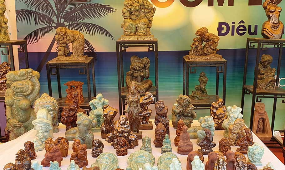 Các tượng thờ cổ Chămpa trưng bày tại Bảo tàng Khánh Hòa