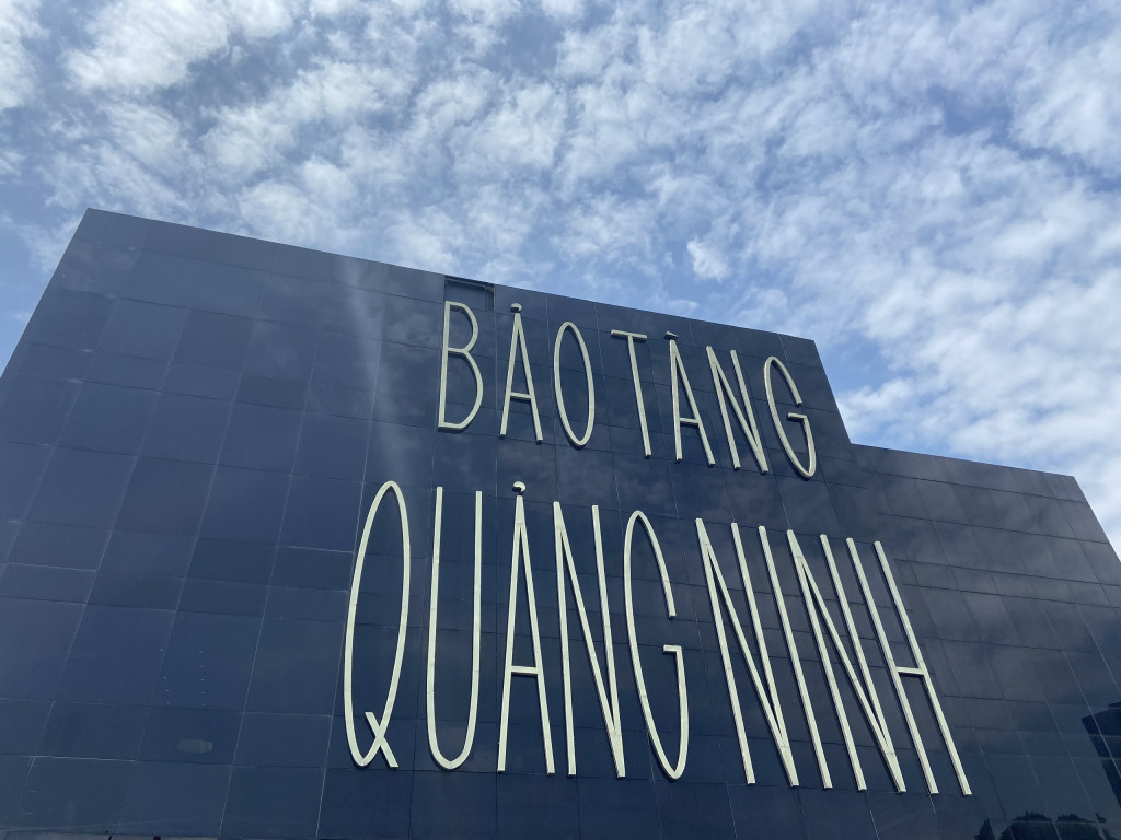 Bảo tàng Quảng Ninh Hạ Long nhìn từ bên ngoài