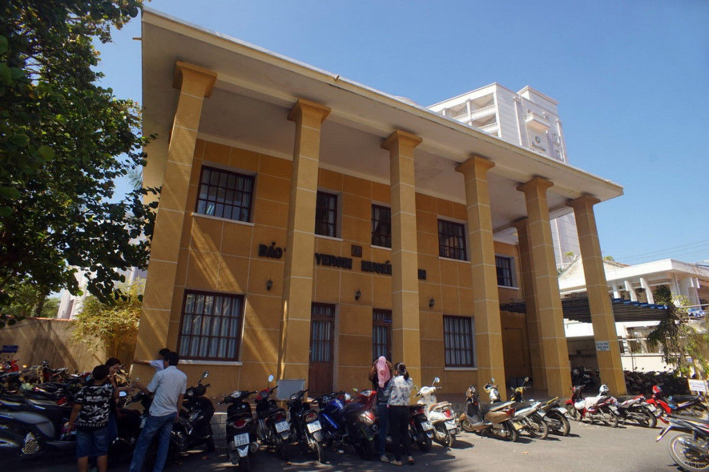 Khuôn viên bên ngoài bảo tàng Yersin Nha Trang