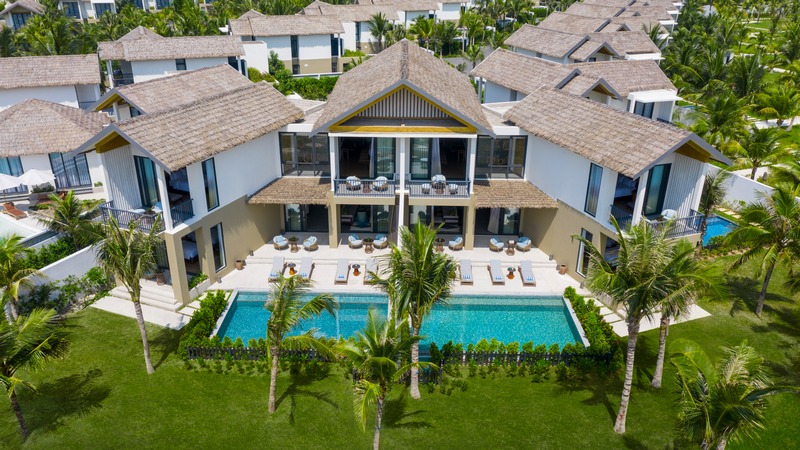 Beach Front Pool Villa New World Phú Quốc