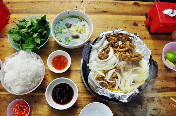 Ngan nướng thơm ngon tại bún ngan Hà Nội