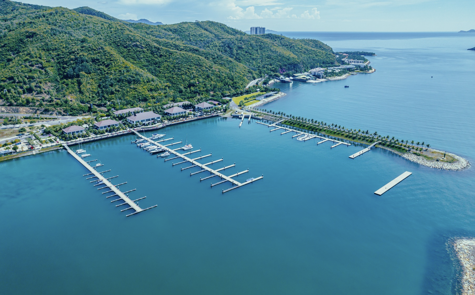 Tổ hợp giải trí hiện đại tại bến du thuyền Ana Marina Nha Trang