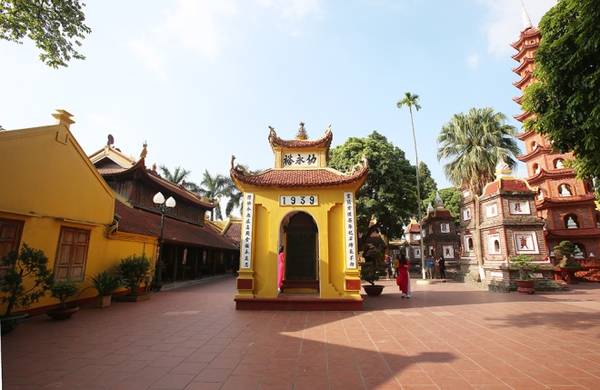 Chùa Trấn Quốc có lịch sử 1500 năm là trung tâm Phật giáo Thăng Long