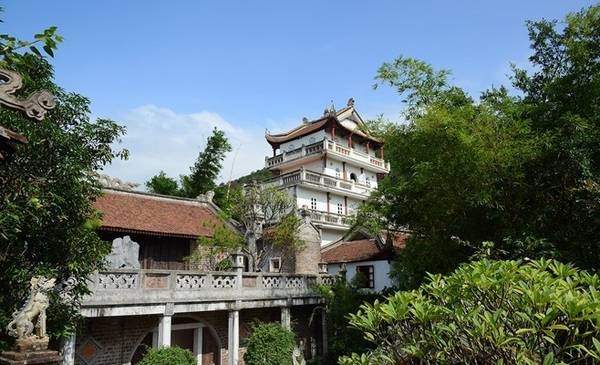 Nhà cổ Tường Vân 5 tầng tại Việt Phủ Thành Chương