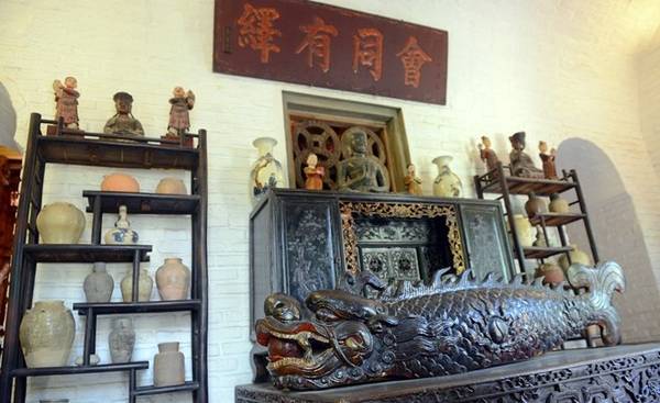 Bộ sưu tập cổ vật quý hiếm trưng bày tại Việt Phủ Thành Chương
