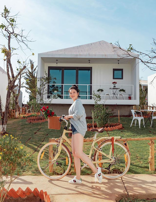 Resort Lý Nhã Kỳ có 2 nhà hàng sức chứa lên đến 100 khách với nhiều món ăn đặc trưng Đà Lạt.