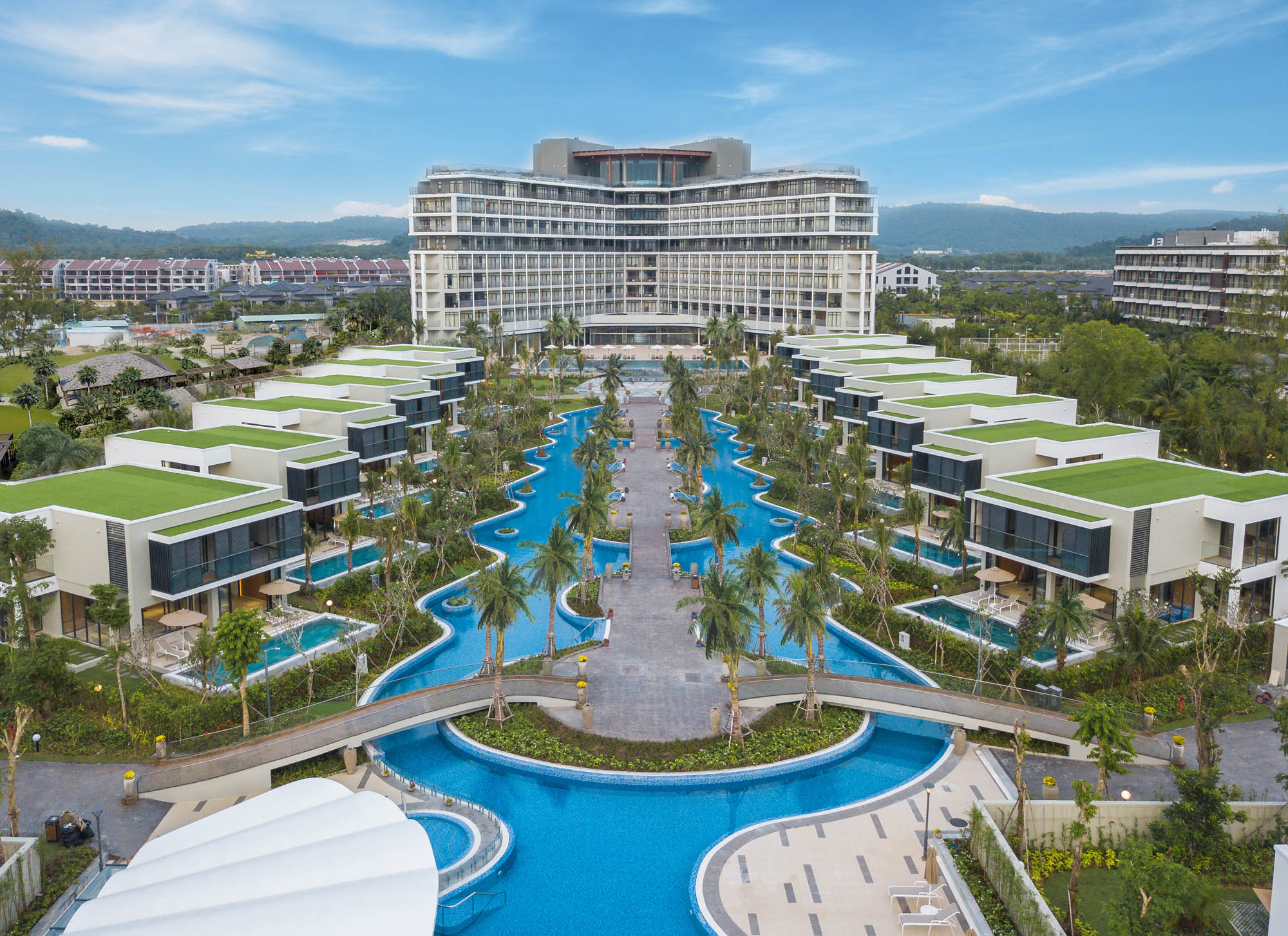 Hồ bơi 300m Phú Quốc tại Best Western Premier Sonasea Hồ bơi 300m Phú Quốc tại Best Western Premier Sonasea