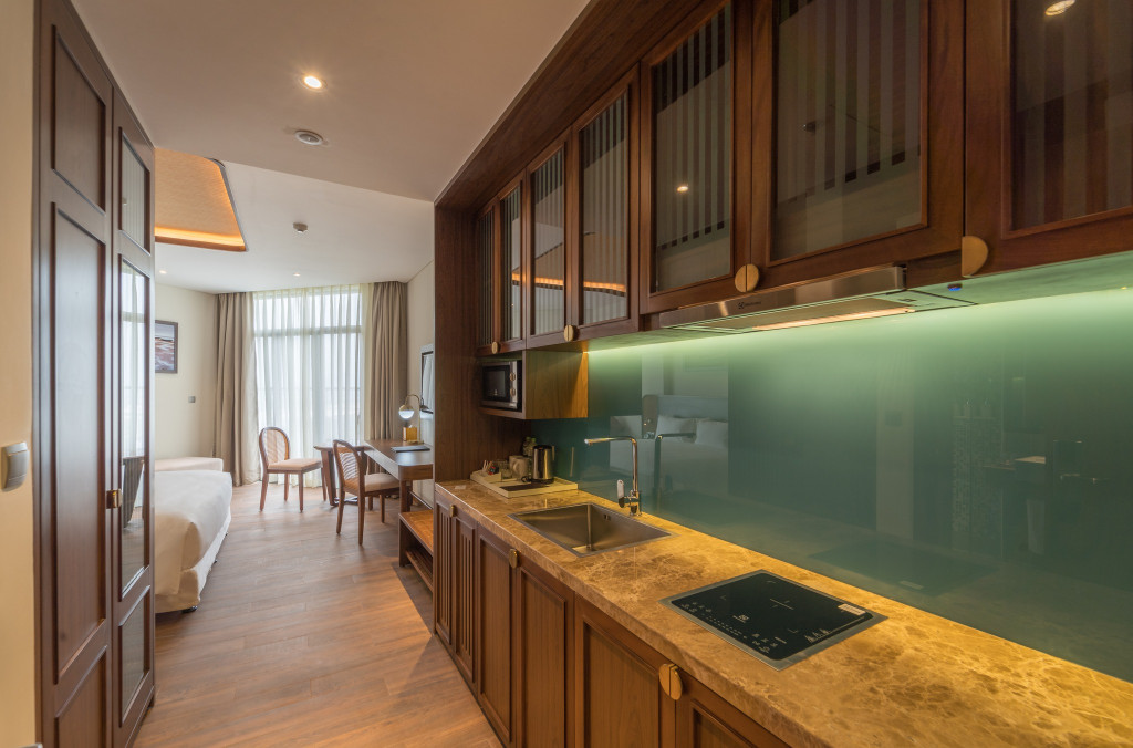 CView Sky Bar view hồ bơi 300m Phú Quốc tại Best Western Premier Sonasea