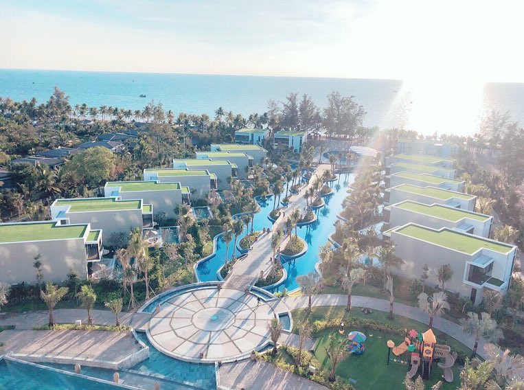 Premier Sonasea Phú Quốc không gian hồ bơi