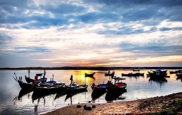 Hoàng hôn buông ở làng chài xã Bình Châu, huyện Xuyên Mộc