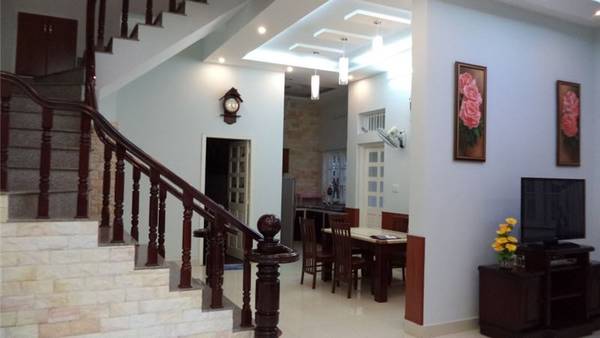 Bên trong biệt thự được trang bị đầy đủ các vật dụng cần thiết cho gia đình