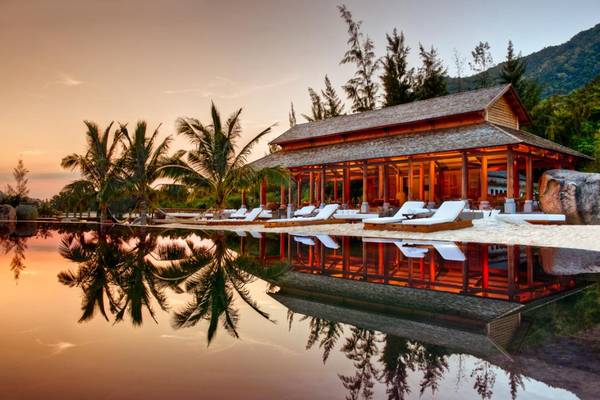 Khuôn viên Biệt thự An Lâm Ninh Vân Bay Nha Trang hướng biển xanh