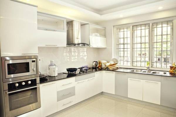 Phòng bếp với đầy đủ tiện nghi.