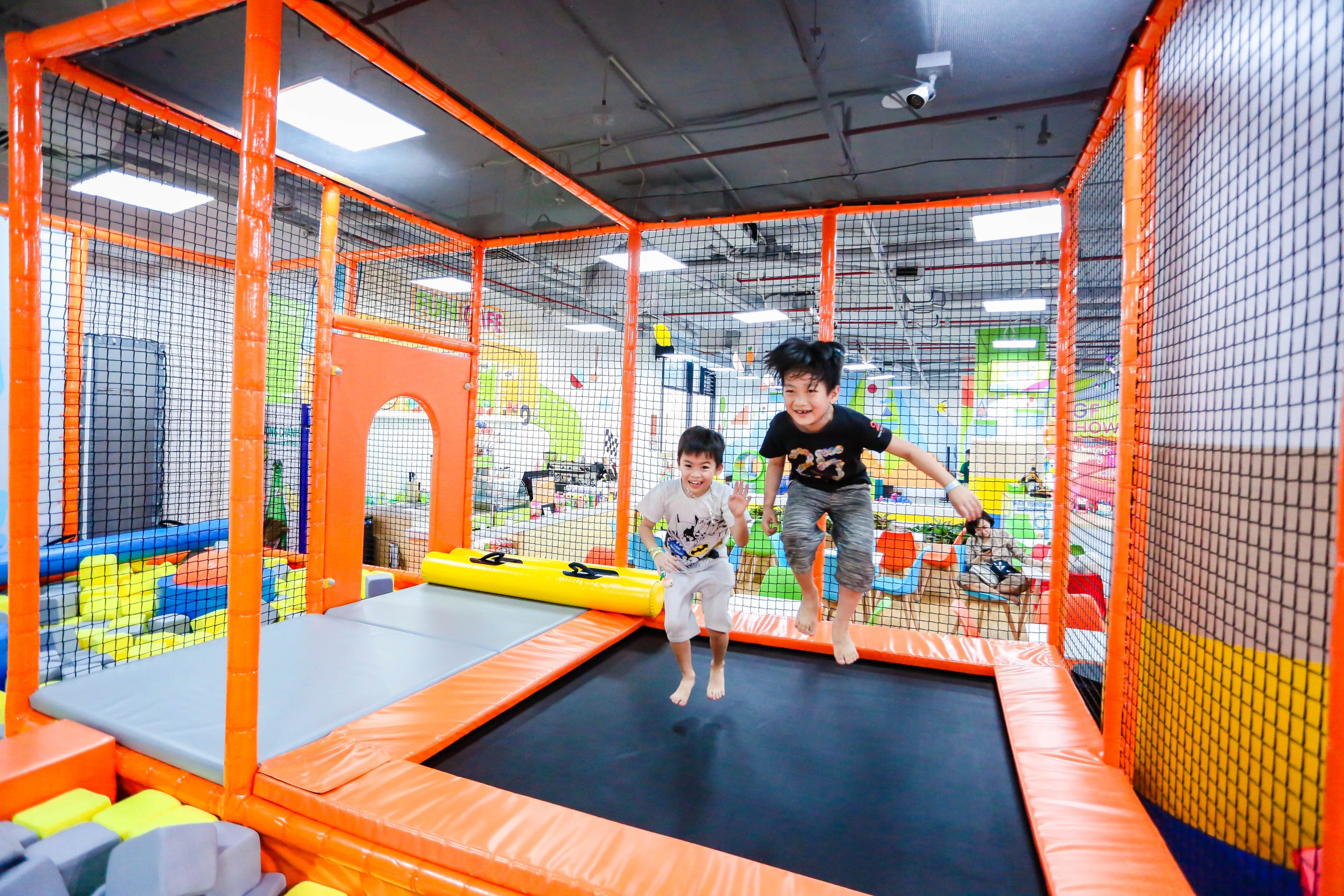 Big-Fun-Vincom-Pham-Ngoc-Thach-ivivu-2