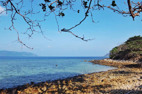 Mùa này biển Côn Đảo nước rất trong.