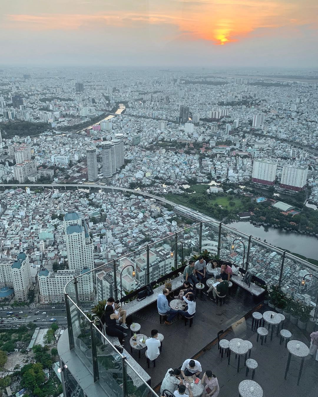 Blank Lounge Sài Gòn view ban ngày