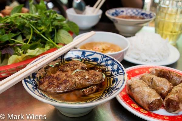 Bún chả - món ăn ngon Sài Gòn