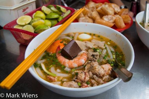 Bánh canh cua - món ăn ngon Sài Gòn