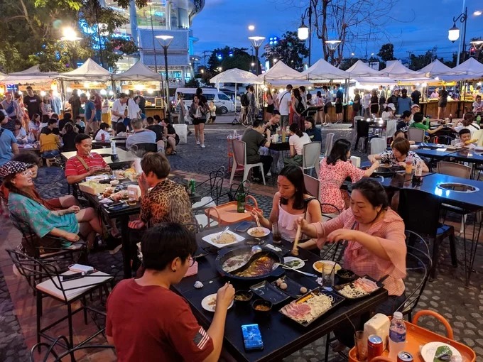 Chợ đêm Nimman - Địa điểm thưởng thức ẩm thực đường phố Chiang Mai