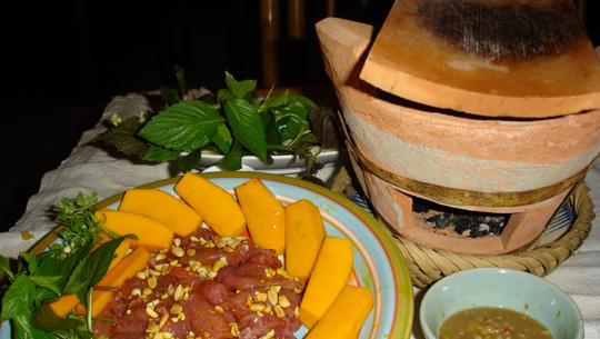Bò nướng ngói - iVIVU.com Bò nướng ngói - iVIVU.com