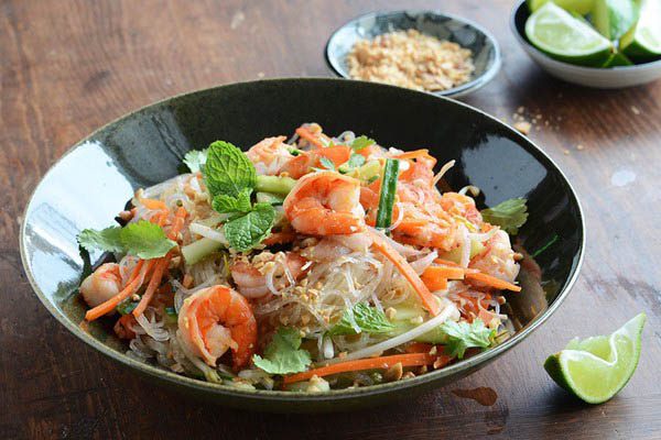 Bún xào hải sản thơm ngon Bún xào hải sản hoàn thiện với hải sản và rau củ