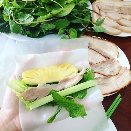 Bánh tráng cuốn thịt heo hai đầu da món ngon Đà Nẵng