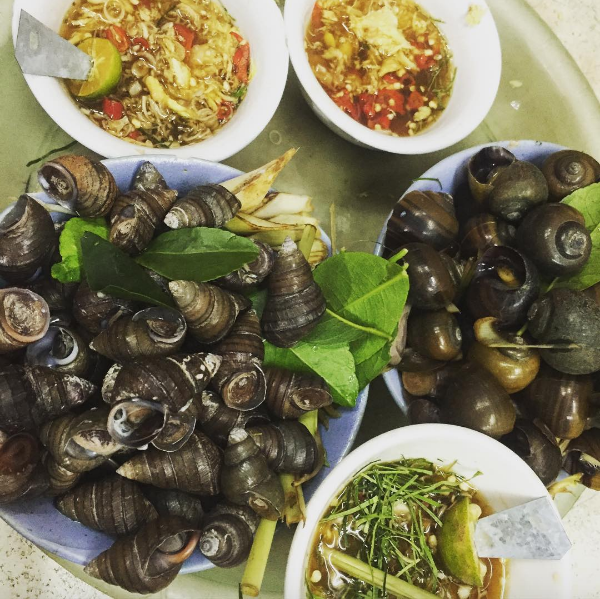 Ốc luộc Hà Nội ăn vặt